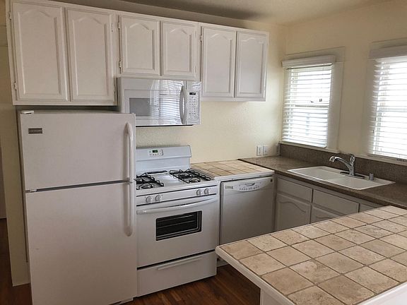 4th image of 322 Cherry Ave