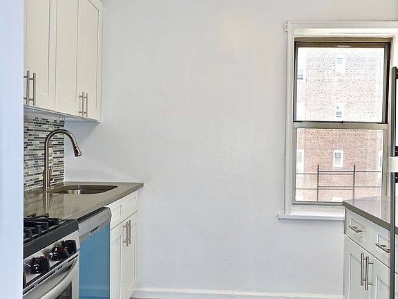3rd image of 5410 Netherland Ave #E31