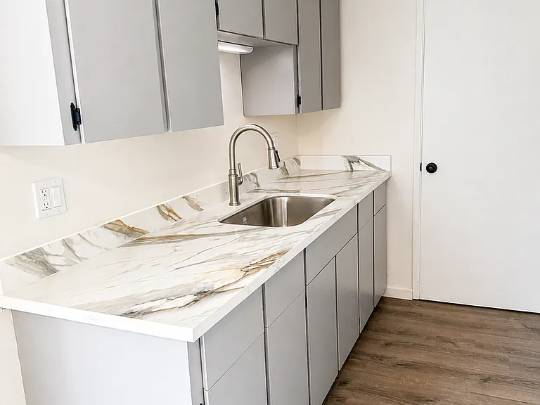 421 West St — Photo 3