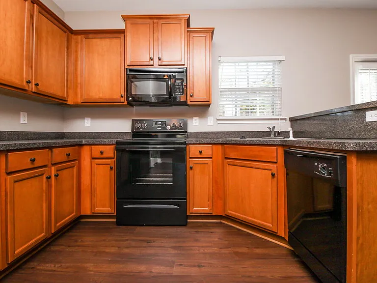5005 Amethyst Dr — Photo 8