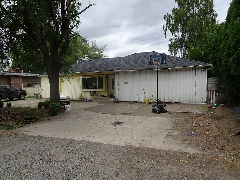 2nd image of 3555 Osborn Ave NE
