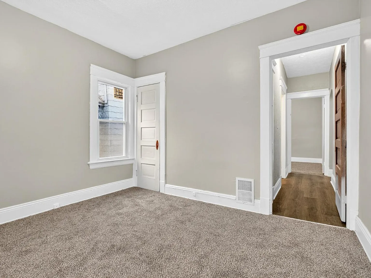13608 Earlwood Ave — Photo 2