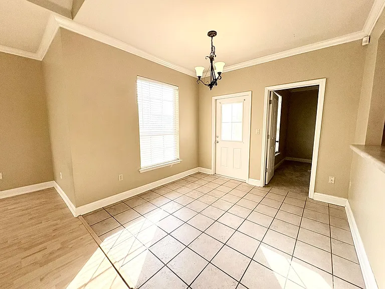 4441 Burbank Dr #108 — Photo 5