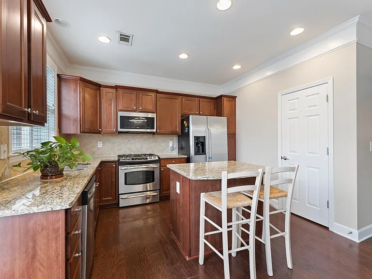 2451 Natoma Ct SE — Photo 8