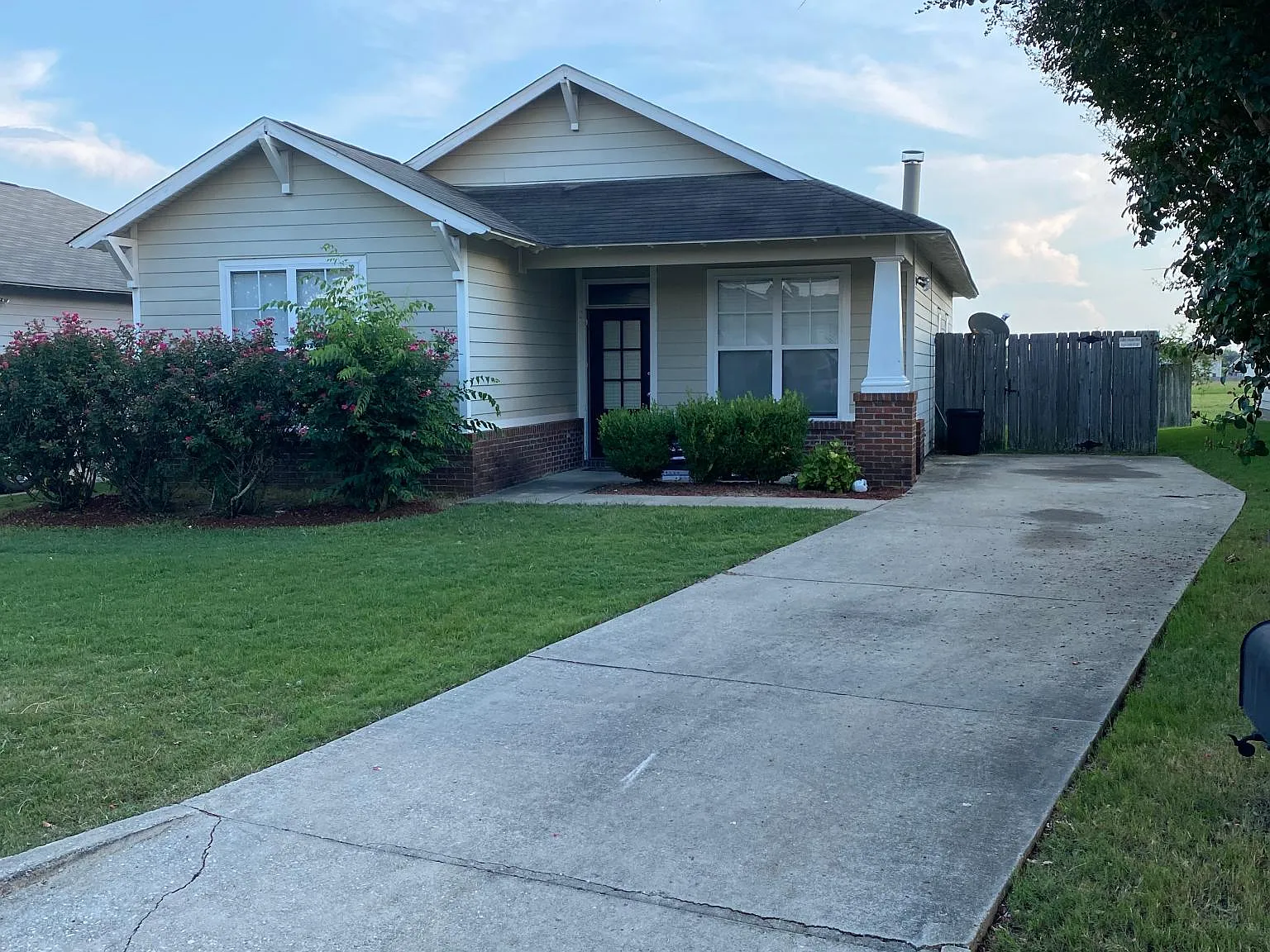 2 bed, 1298 sqft, $1,300 — Photo 1