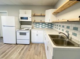 10 W Presqueisle St