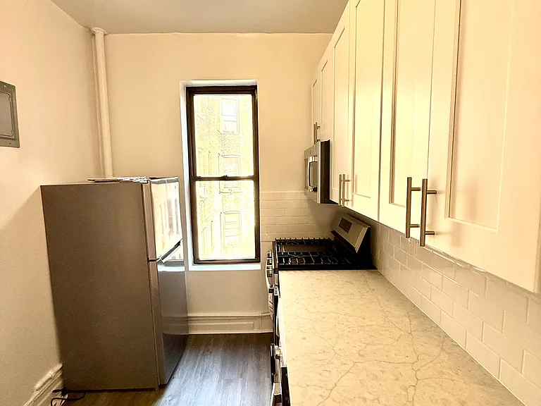 35-14 28th Ave #40 — Photo 12