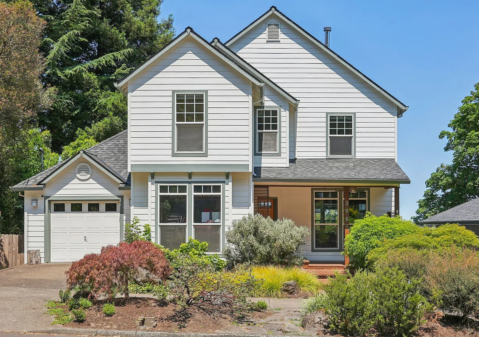 Stunning NW Willamette Heights 3-Level Single Family Home with City Views and Fenced Backyard — Photo 1