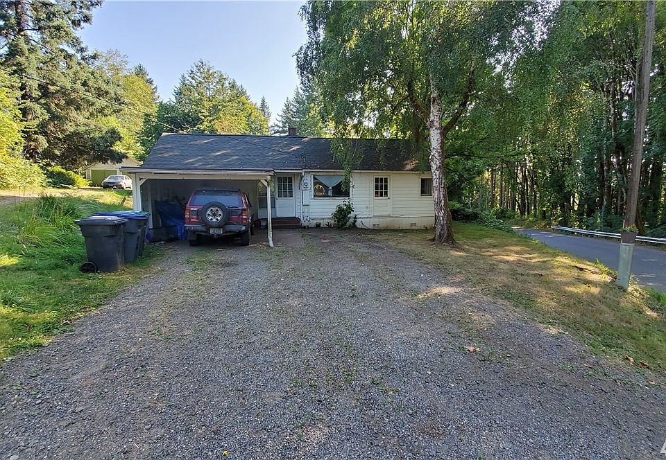 1st image of 203 E Oak St