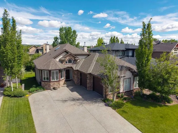 51 S Lott Creek Lndg, Rural Rocky View County, AB T2Z 3V4