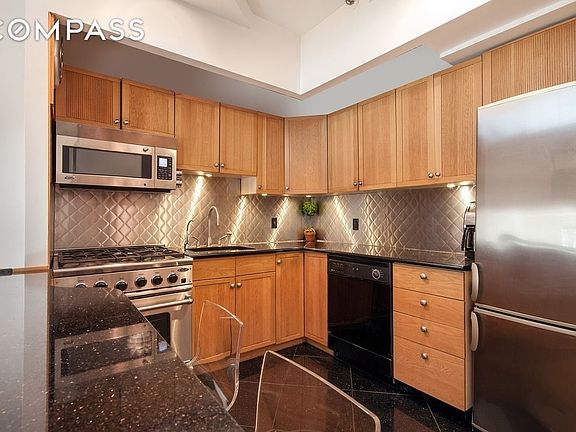 3rd image of 130 Barrow St APT 204