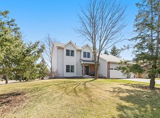 1316 Berwick Ln, Saint Paul, MN 55115