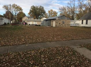 808 E 2nd St, Pana, IL 62557