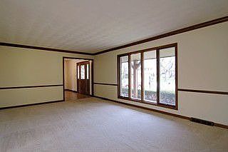 1st image of 209 Lynnfield Ln