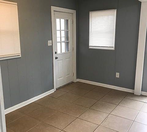 4th image of 4111 N Kercheval Dr