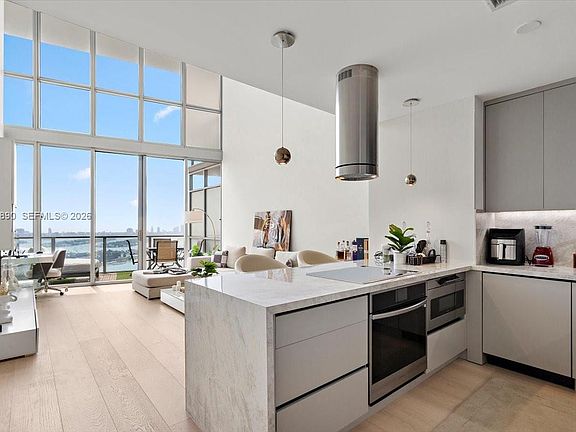 2nd image of 1100 Biscayne Blvd Unit 4305
