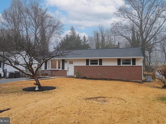 3rd image of 9709 Uxbridge Rd