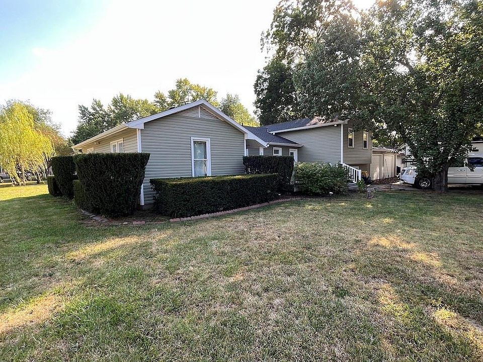 623 Locust St, Lacygne, KS 66040 Zillow