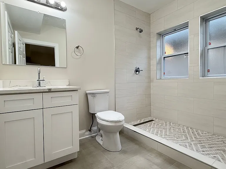 5821 W Gunnison St — Photo 19