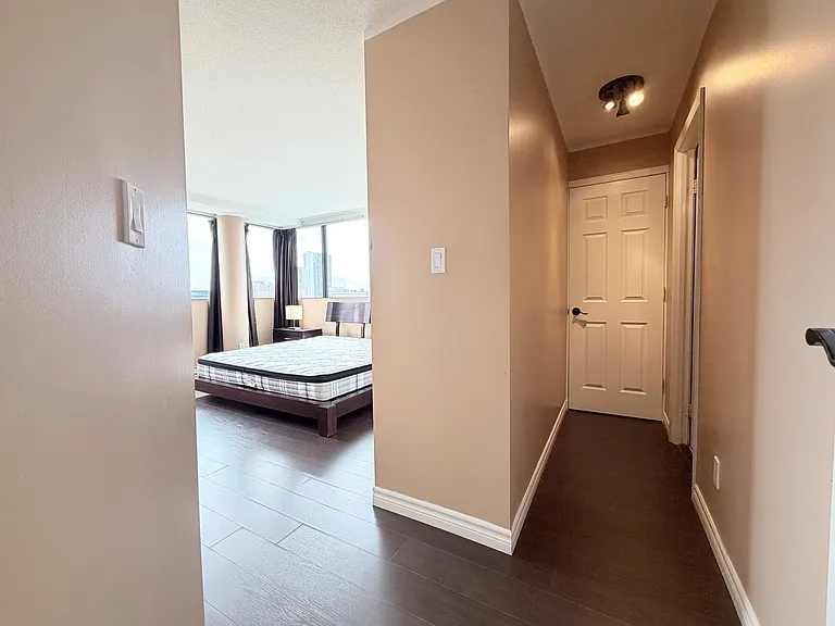 515 Riverside Dr W #703 — Photo 10