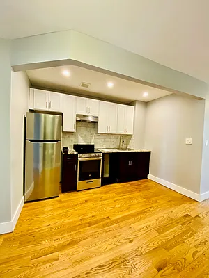 Rented by Hagstrom Management Inc | media 6