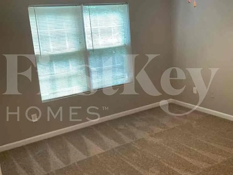130 Cobblestone Dr — Photo 6