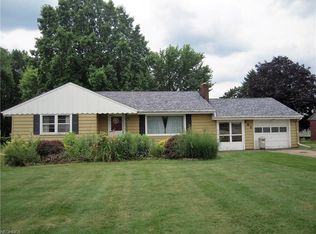 461 Harmony Ln, Campbell, OH
