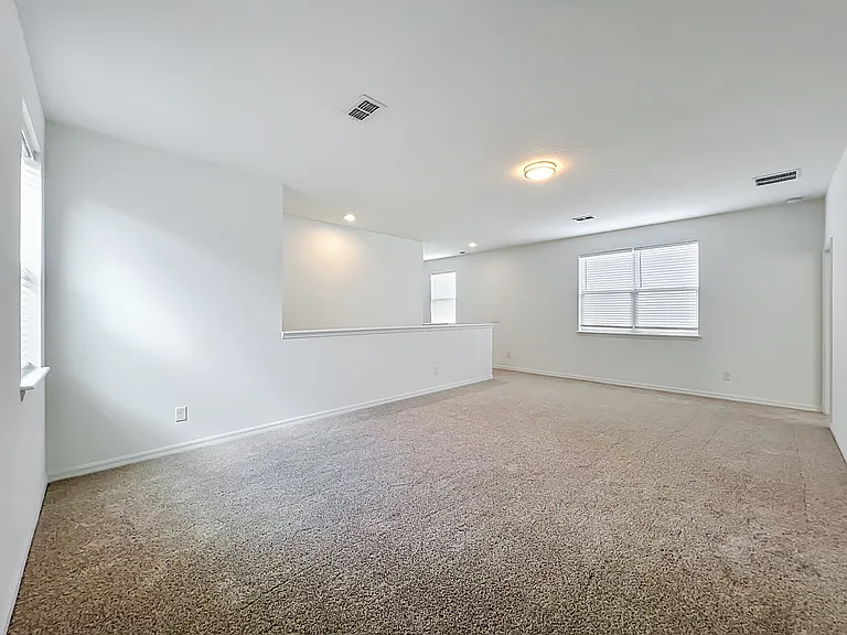 16007 Micelli Dr — Photo 46