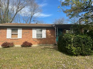 2401 Parliament Ct, Louisville, KY 40272