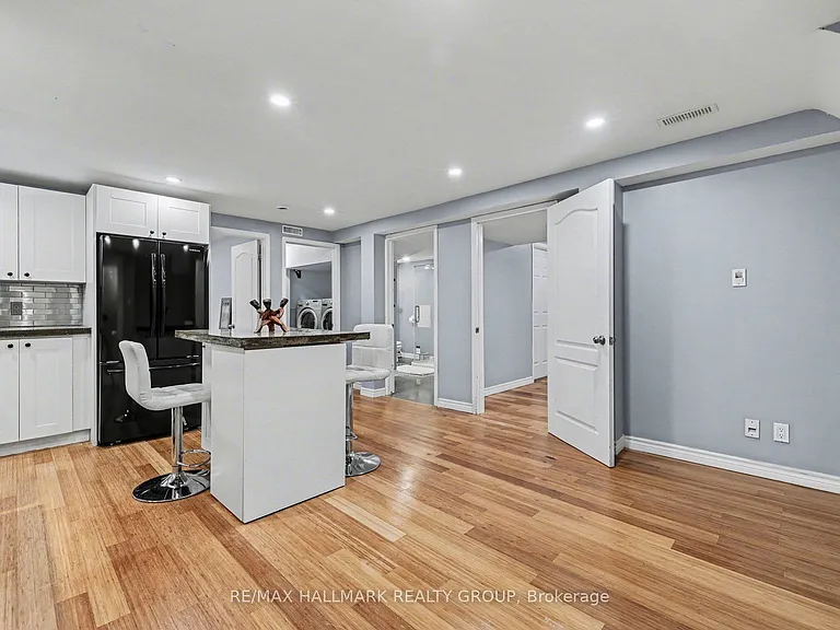 1307 Vancouver Ave #B — Photo 6