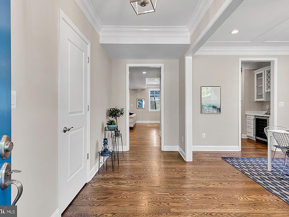5th image of 4110 Denfeld Ave