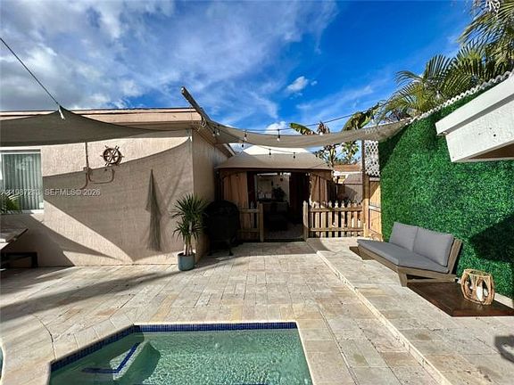 3rd image of 2040 NE 183rd St