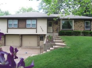 7909 N Forest Ave, Gladstone, MO 64118