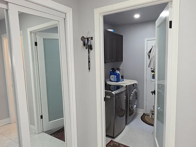 323 Winfield Ter — Photo 18