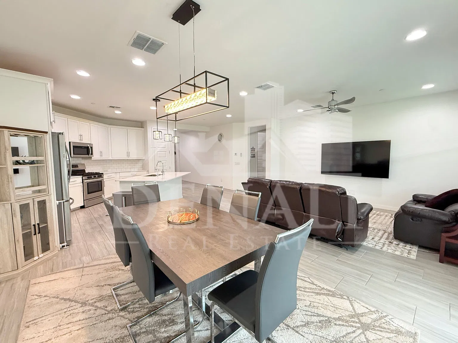 4 bed, 3.0 bath, 2277 sqft, $2,695 — Photo 4