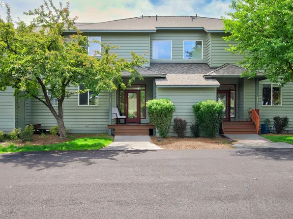 993 Golden Pheasant Dr, Redmond, OR 97756