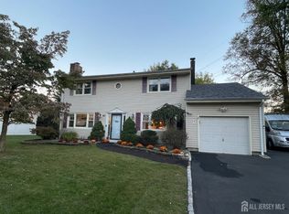 60 Anita Dr, Piscataway, NJ