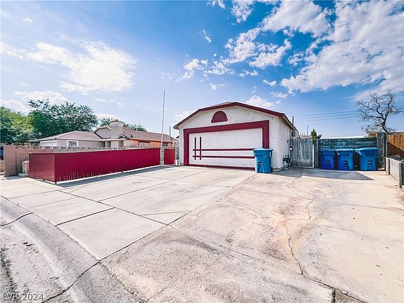 2nd image of 3723 Southern Light Dr