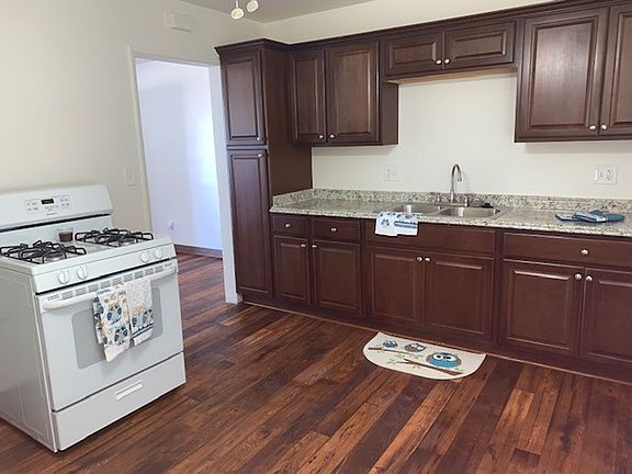 4th image of 3120-3132 E 2nd St #78
