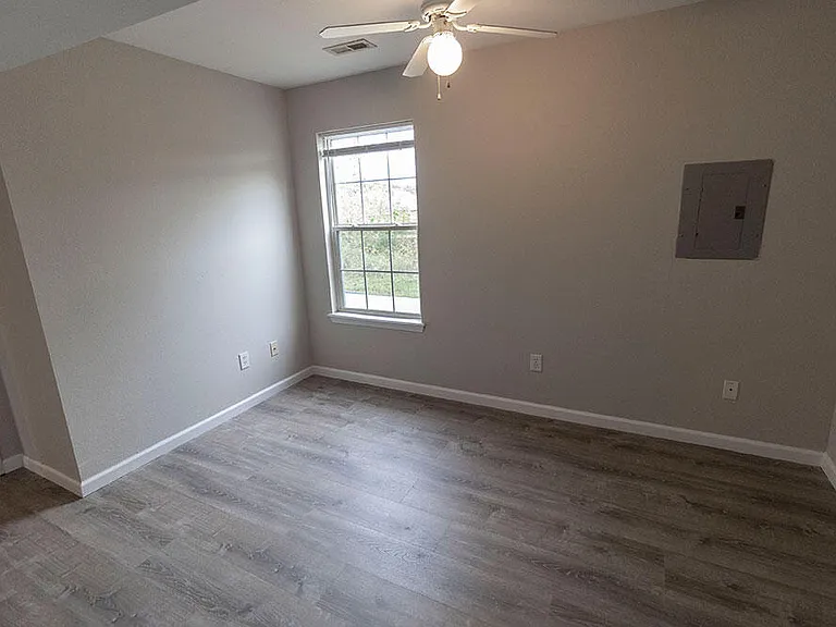 5810 Canaveral Dr — Photo 10