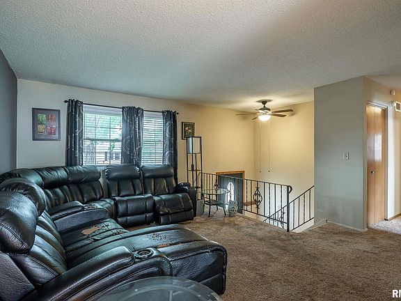 3rd image of 2312 N Thornwood Ave