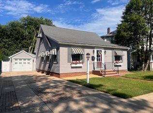 517 N Mulberry St, Clinton, IL 61727