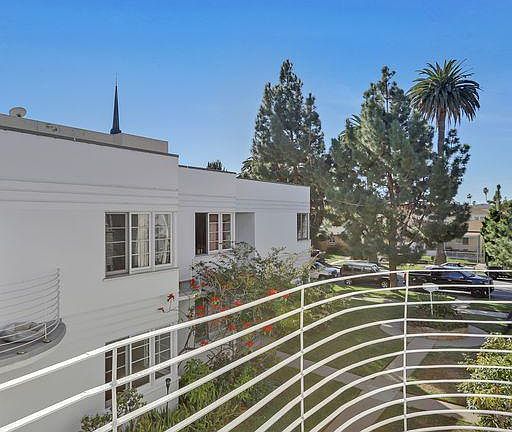 5th image of 947 15th St APT 4