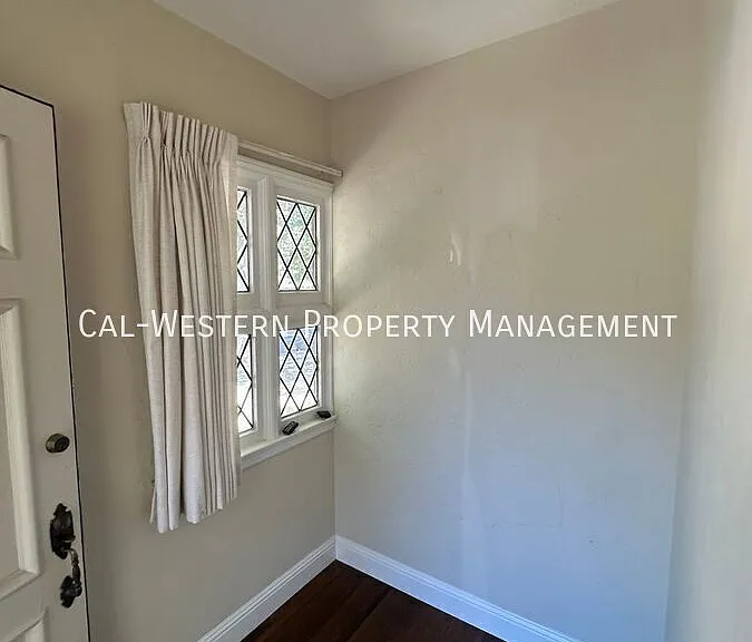 1385 Newport Ave — Photo 38