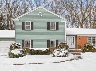 18 Rippingale Rd, Pittsford, NY 14534