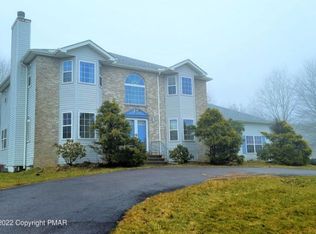 1679 Allegheny Dr, Blakeslee, PA 18610