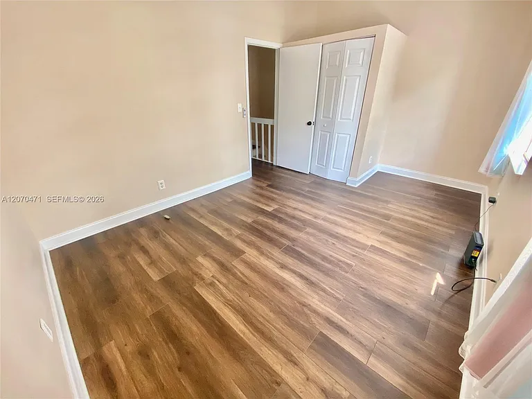 2864 Cambridge Ln — Photo 12