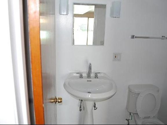 5th image of 9287 Hamlin Ave #9287