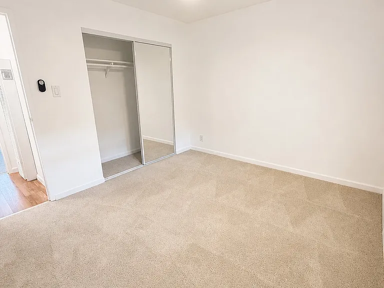 Wellsbury Apartment Homes — Photo 35