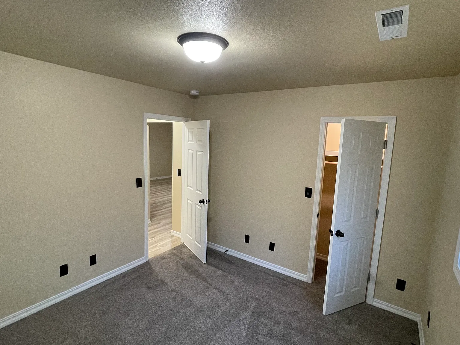 2 bed, 720 sqft, $1,600 — Photo 4
